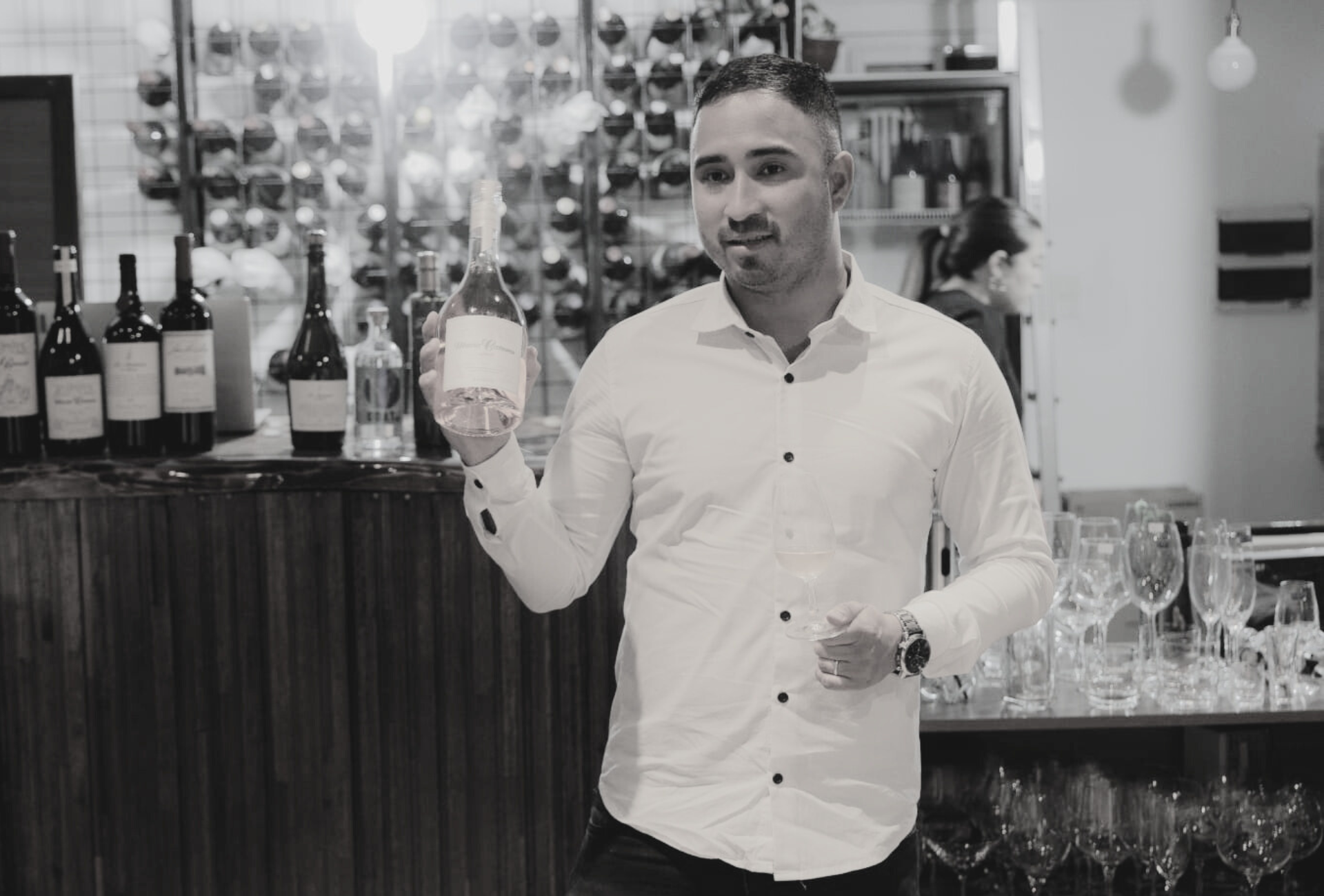 Pasión, saber y servicio: Así es el rol del sommelier en la cultura del vino