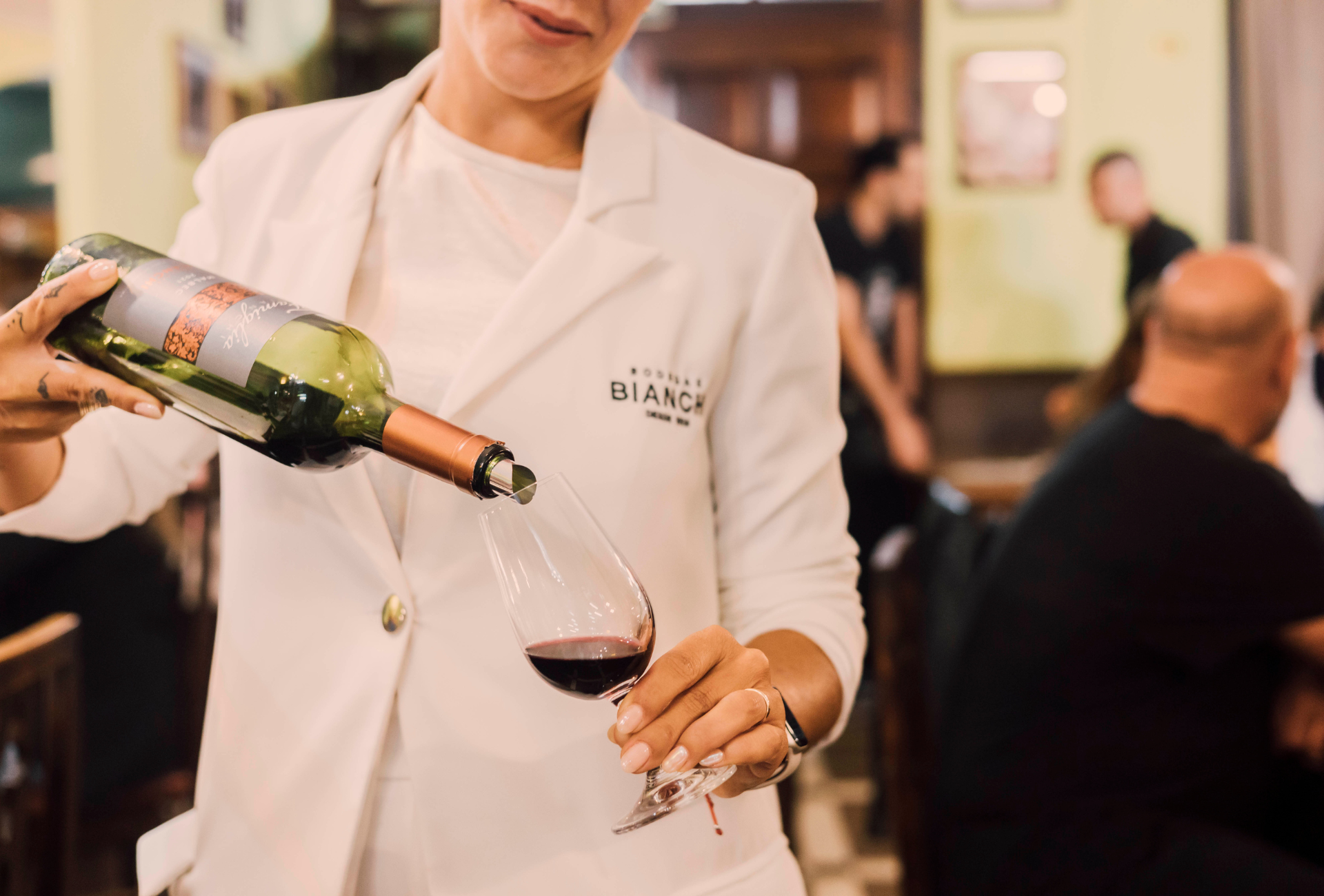 ¿Qué hace un sommelier?