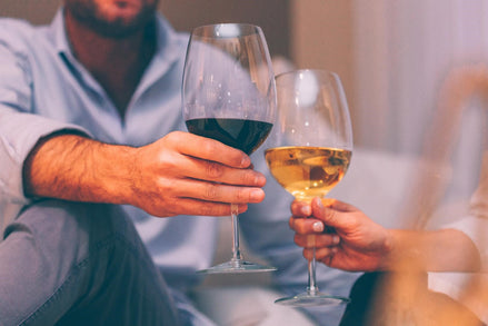 Beneficios de beber vinos por copa en las salidas